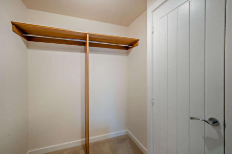 Walk-in wardrobe